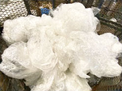 回収したストレッチフィルム